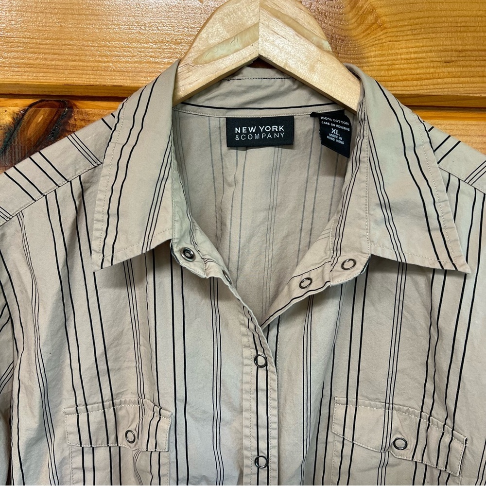 New York & Company Casual Women’s Beige Striped Snaps XL Cotton Shirt W Pockets